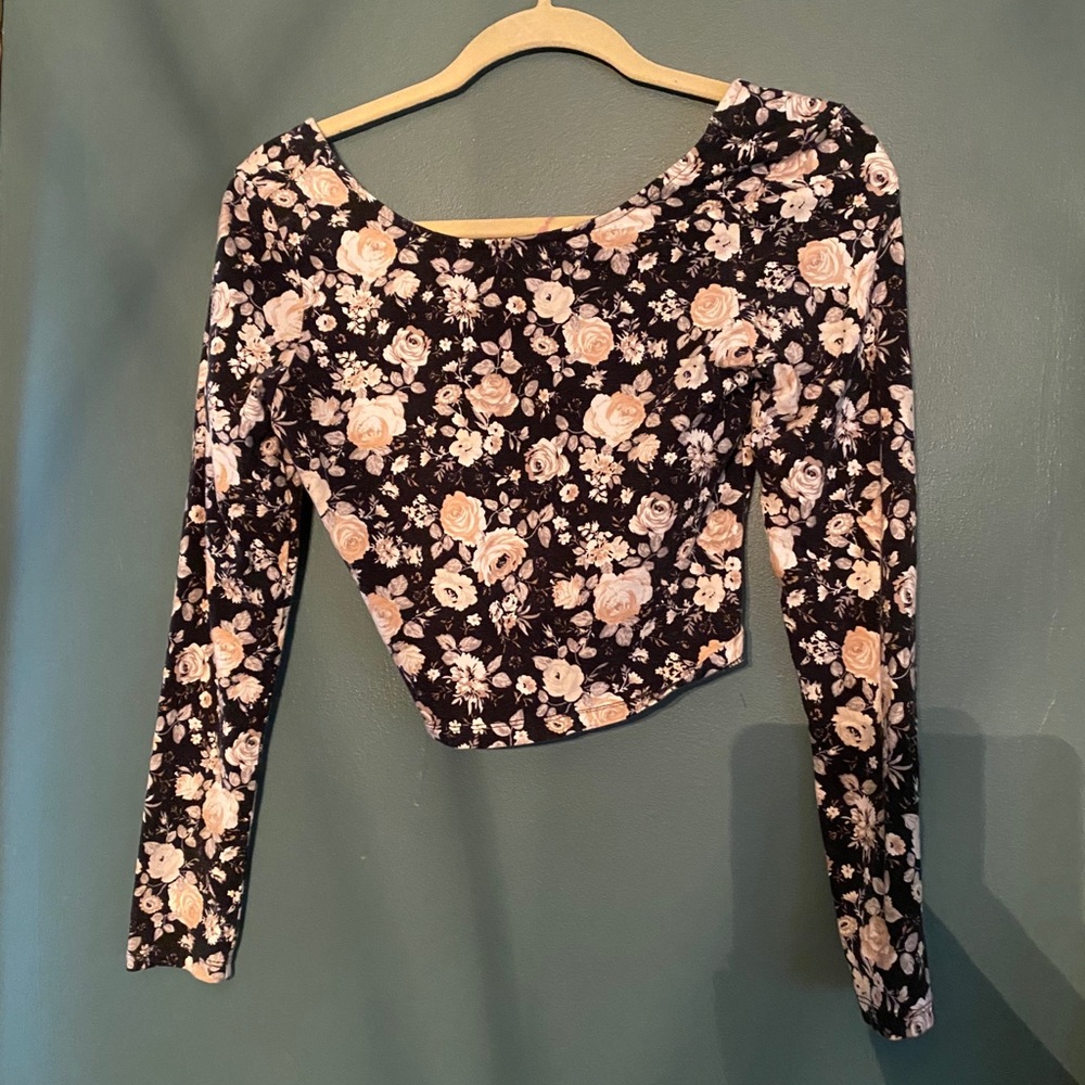Long sleeve belly shirt